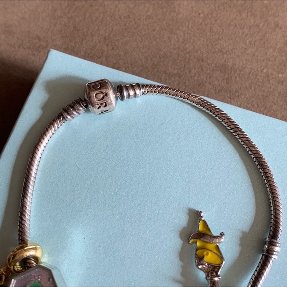 Pandora Snake Chain Bracelet w/ NEW 9 Harry Potter Themed Charms EUC - Picture 7 of 12